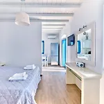 Luxurious Pactia Amazing Pool Isterni (Paros)