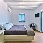 Luxurious Pactia Amazing Pool Isterni (Paros)