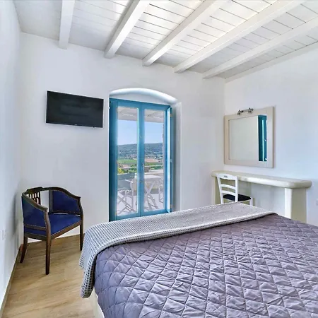 Luxurious Pactia Amazing Pool Villa Isterni (Paros)