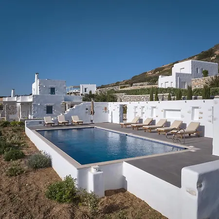 Luxurious Pactia Amazing Pool