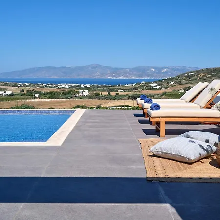 Luxurious Pactia Amazing Pool