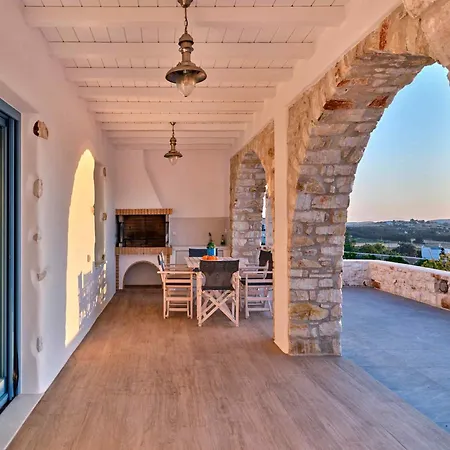 Luxurious Pactia Amazing Pool Villa Isterni (Paros)