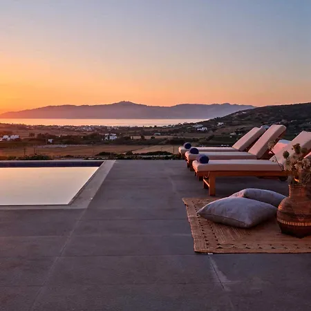 Luxurious Pactia Amazing Pool