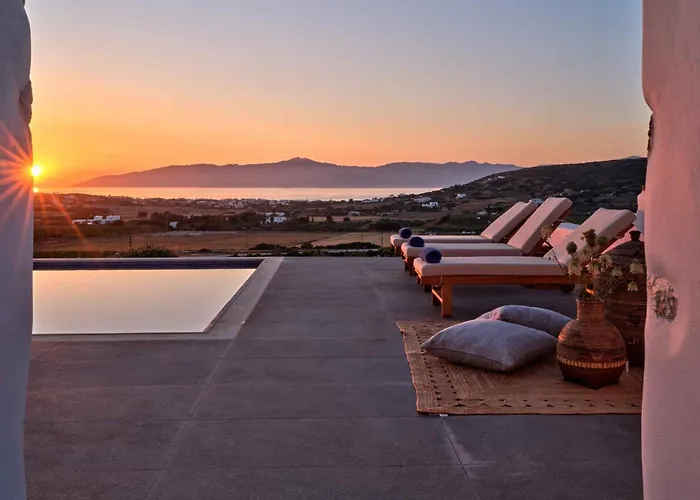 Luxurious Pactia Amazing Pool